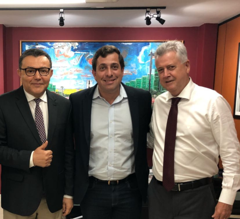 Gervásio Maia discute conjuntura política  com presidente nacional  do PSB