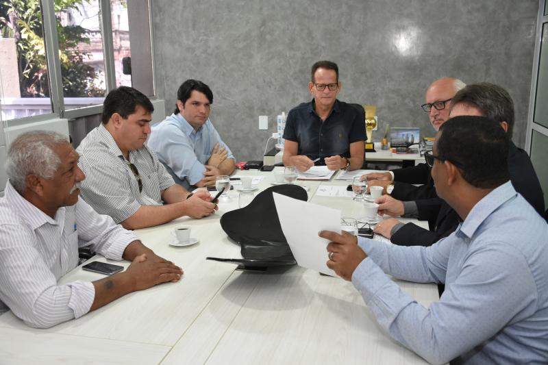 Presidente Marcos Vinicius reúne mesa diretora, líderes e comissões permanentes para discutir pauta legislativa e gestão