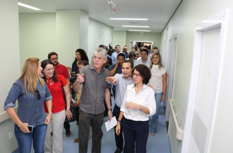 SERVIÇOS: Ricardo visita obras do Hospital Metropolitano que deve ser inaugurado em abril