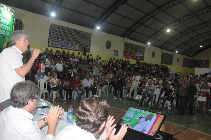 Ricardo Coutinho participa do ODE em Patos e entrega benefícios para a região das Espinharas