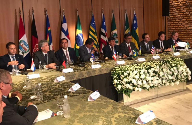 Ricardo Coutinho participa de encontro de governadores em Teresina para discutir Plano de Segurança