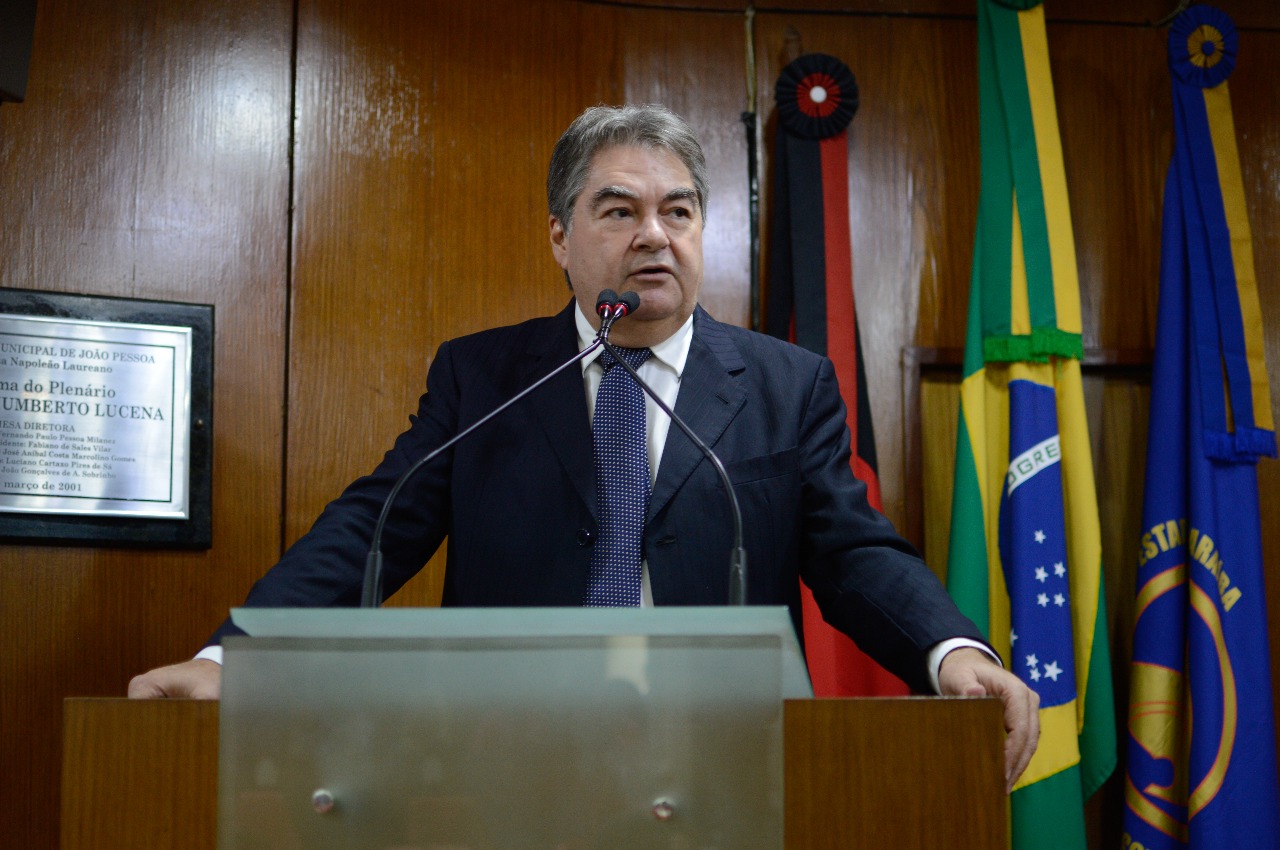 Lindolfo Pires reassume mandato na AL-PB depois de 3 anos e 4 meses ocupando cargos no Executivo