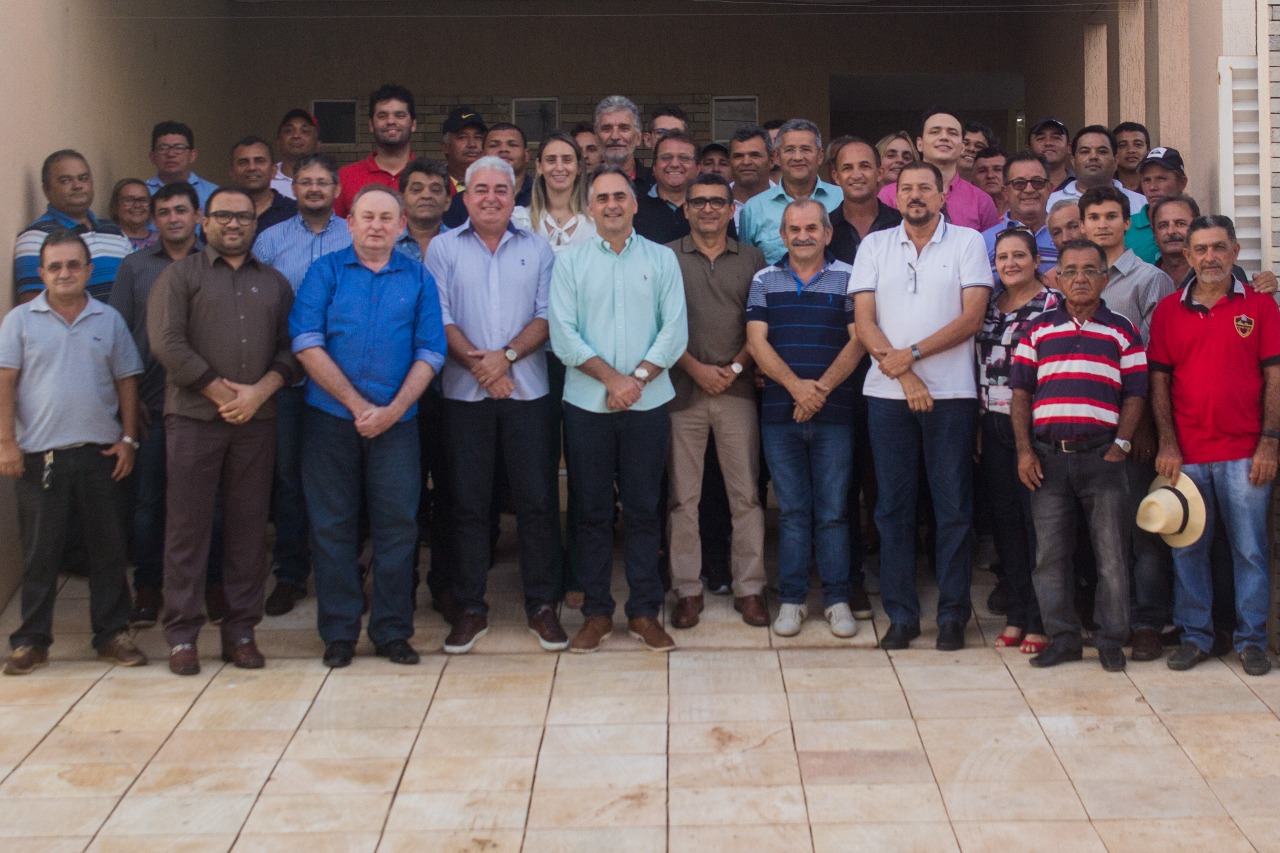 Em pré-campanha, Lucélio Cartaxo se reúne com prefeitos e lideranças políticas de oposição, em Sousa