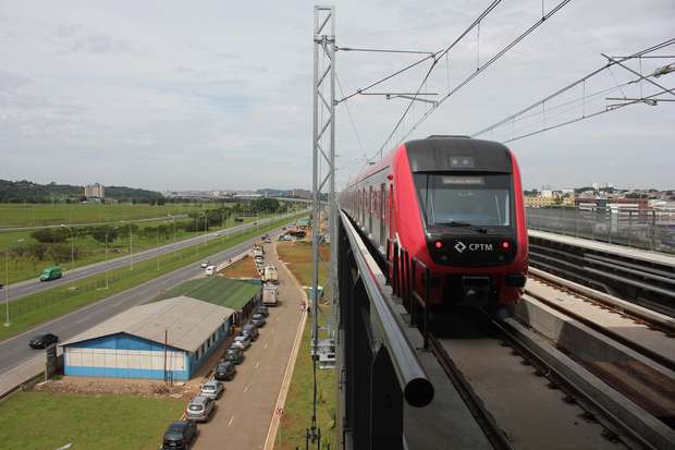 Começa a operar linha de trem para o Aeroporto de Guarulhos