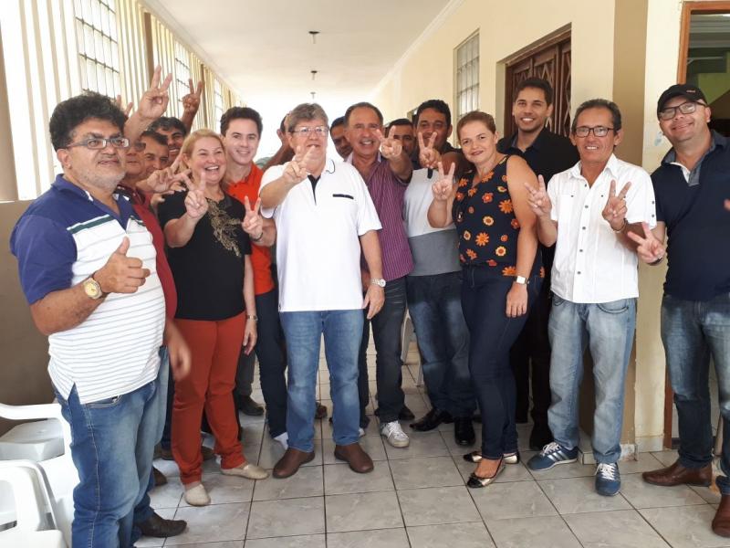 ADESÕES: João Azevêdo recebe apoios da prefeita de Livramento e da ex-prefeita de Desterro