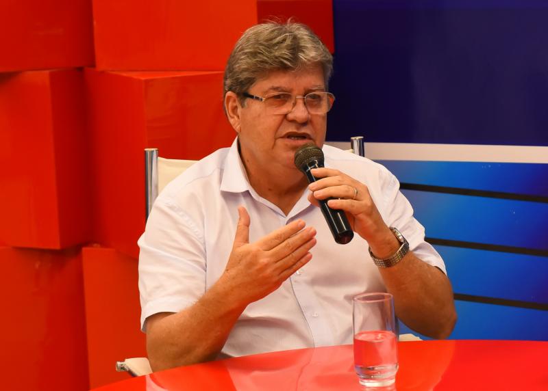 João Azevêdo diz que para administrar a Paraíba é preciso mais experiência do que administrar bloco de carnaval