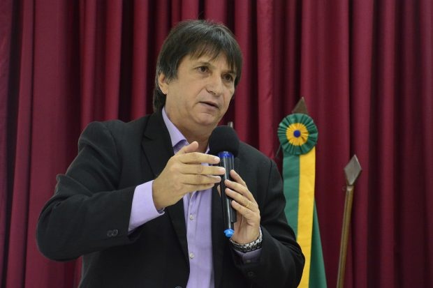 Janduhy Carneiro denuncia que Governo do Estado cortou ponto de técnicos-administrativos em greve como forma de retaliação