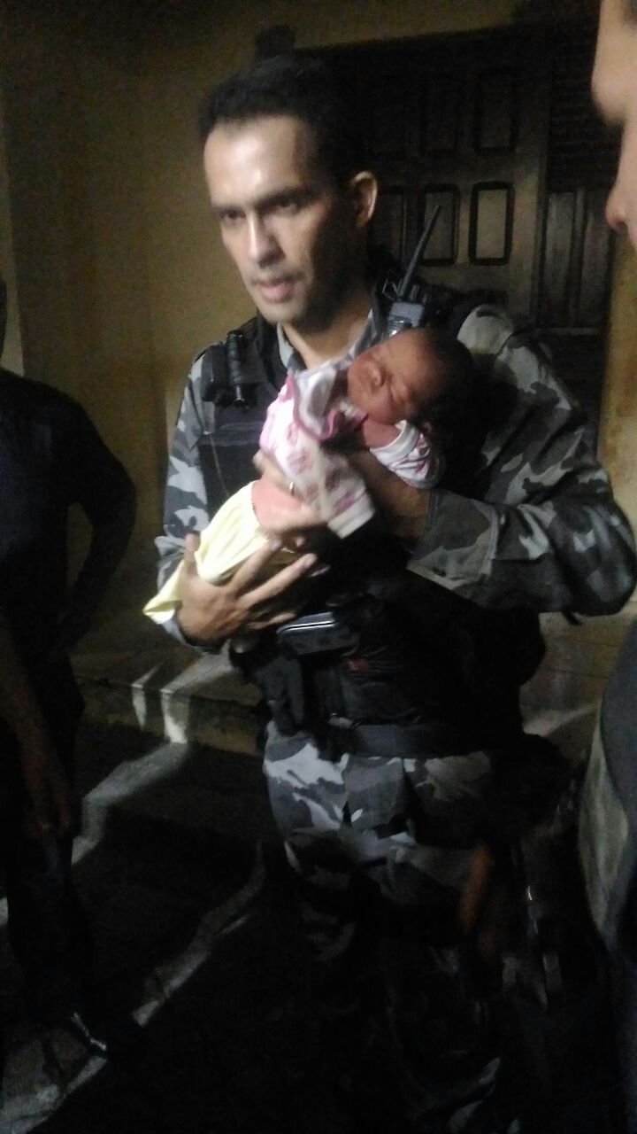 Policiais Militares da Rotam salvam a vida de criança de 7 meses em comunidade carente de João Pessoa