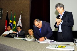 Ricardo Coutinho decreta luto oficial pela morte de Rômulo e destaca que ex-vice-governador teve uma trajetória política pautada pela cordialidade e espírito público