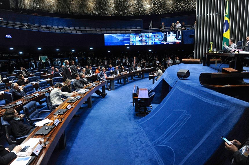REAJUSTE: Senado aprova aumento de 16% a ministros do STF