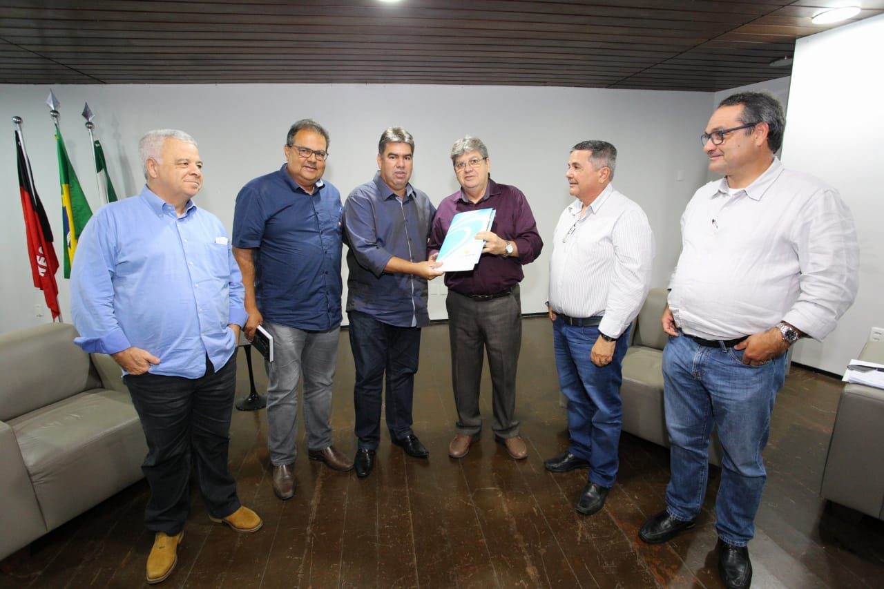 Pré-candidato João Azevêdo se reúne com setor produtivo rural e recebe propostas para plano de governo