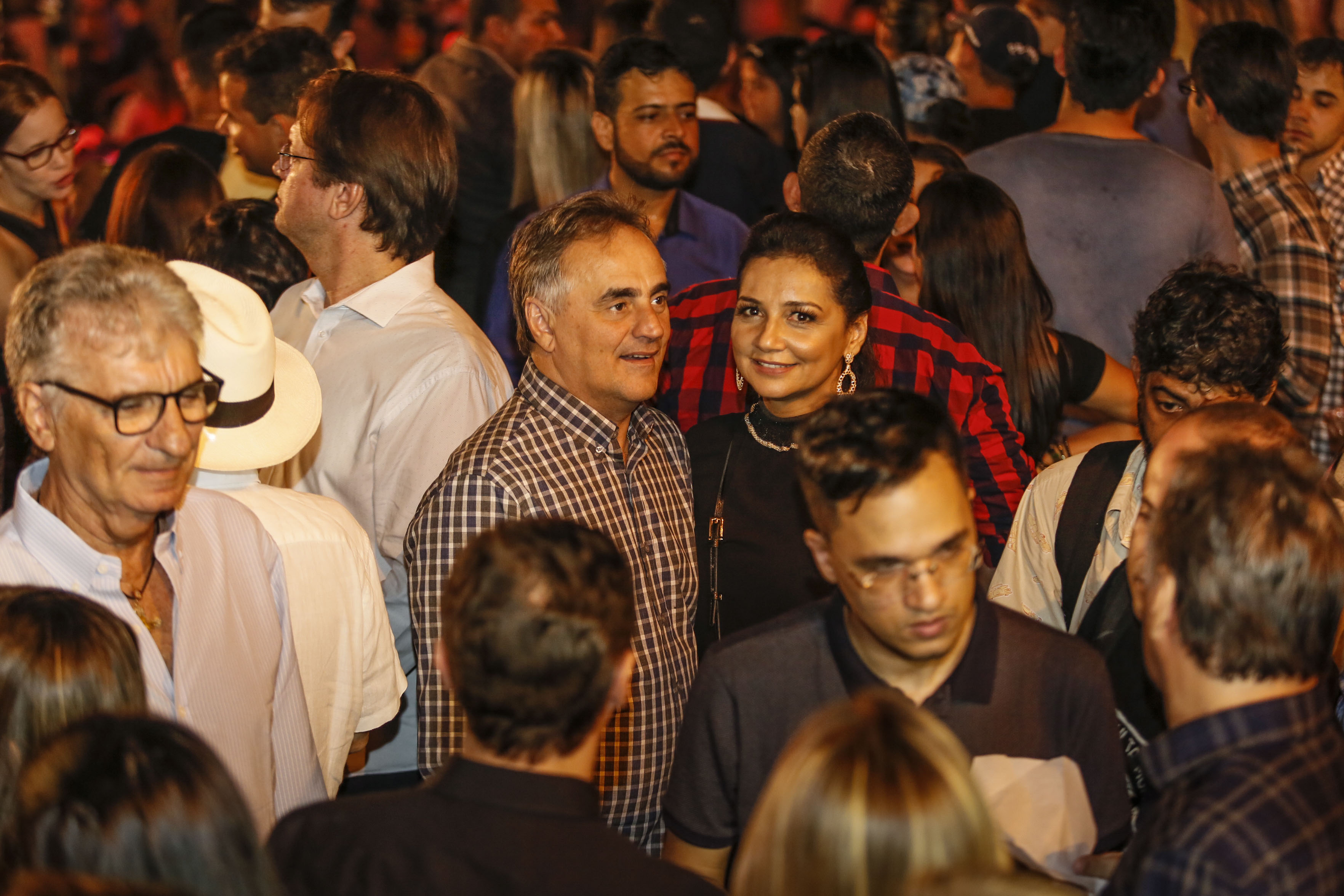 Prefeito Luciano prestigia a abertura do Maior São João do Mundo, em Campina Grande