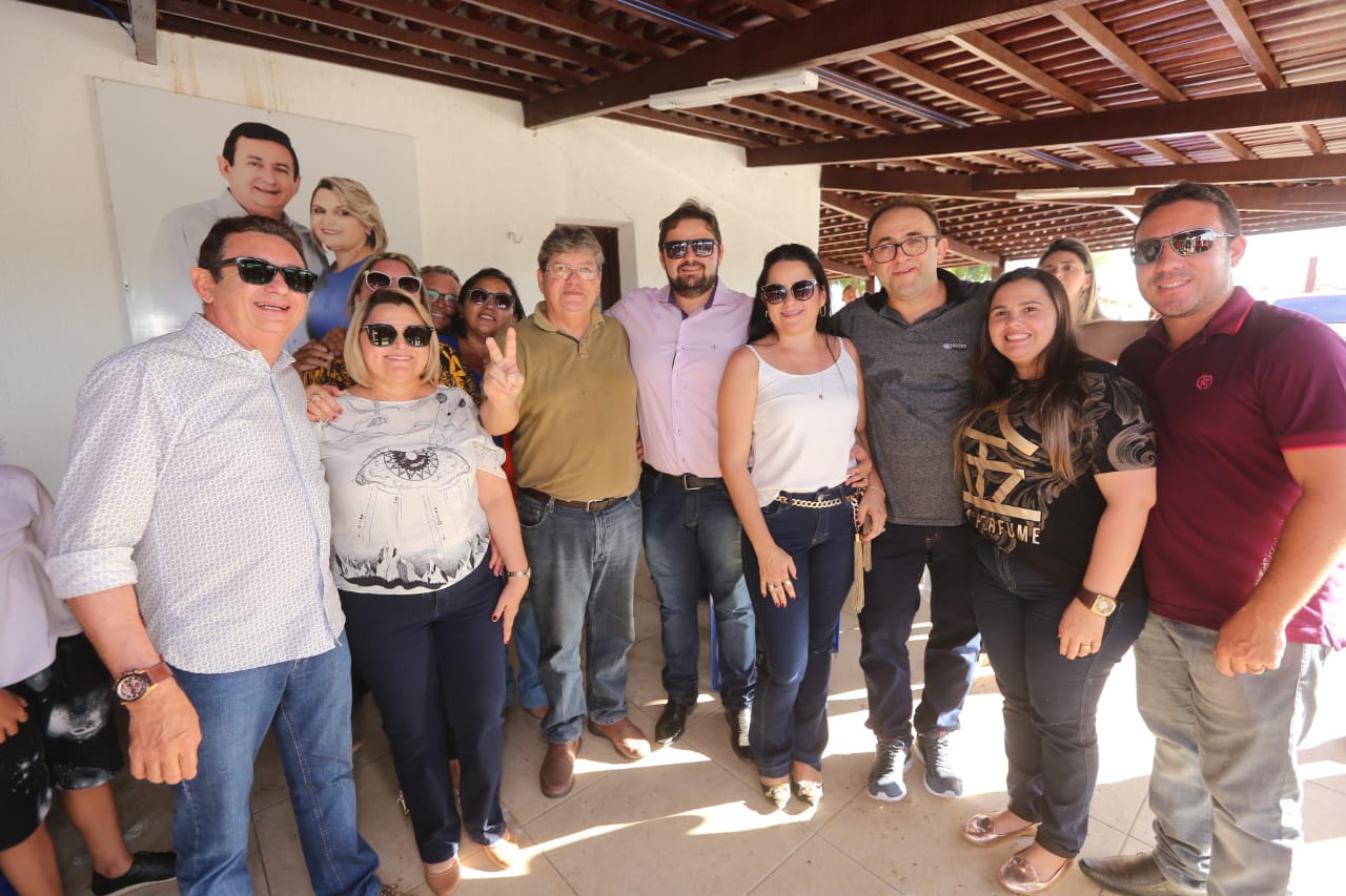 Prefeita Chaguinha recebe em Coremas o pré-candidato a governador, João Azevedo