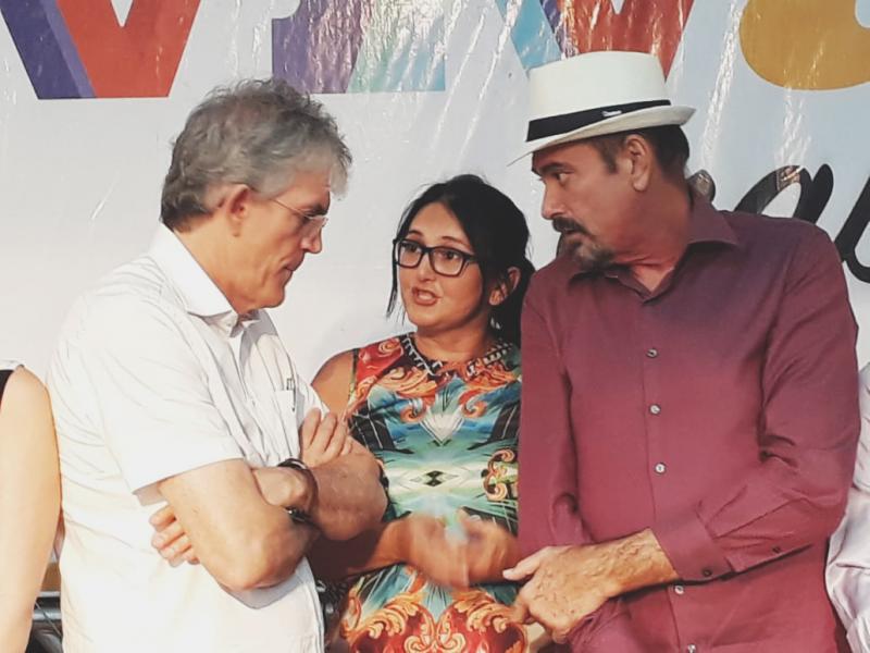 FOMENTO: Jeová comemora assinatura de contratos do Empreender pelo governador Ricardo em Cajazeiras