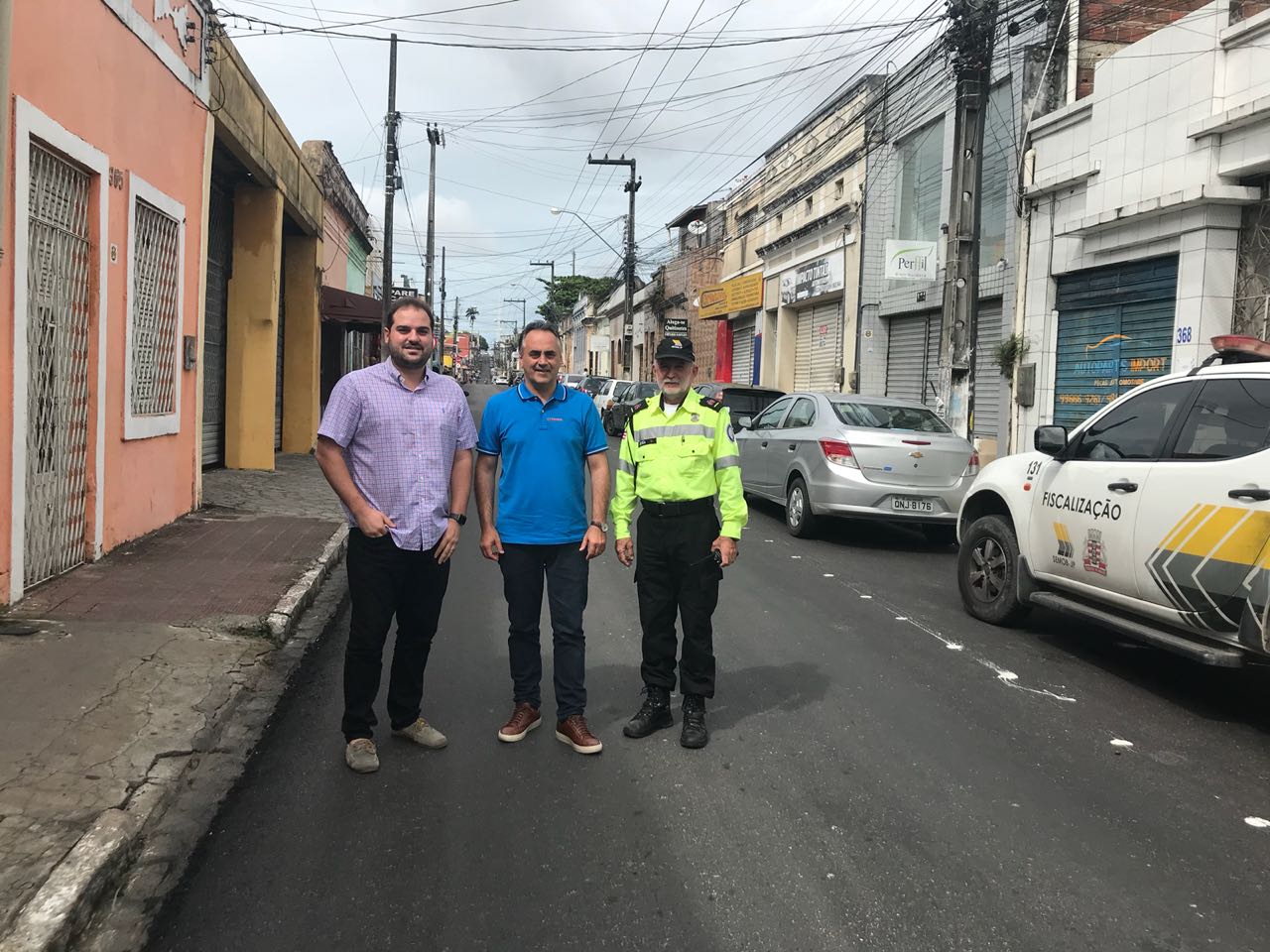 Após cumprir agenda na Polônia, Luciano Cartaxo vistoria obras do Ação Asfalto no Centro Histórico
