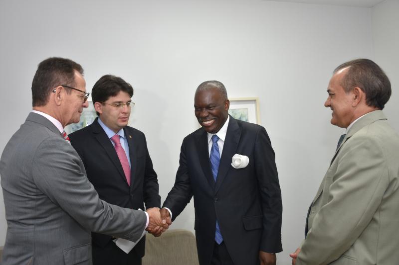 PARCERIAS: Embaixador de Angola é recebido pela Mesa da Câmara de João Pessoa
