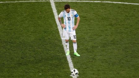 Croácia faz 3 x 0 e humilha Argentina na disputa por vaga no Mundial da Rússia