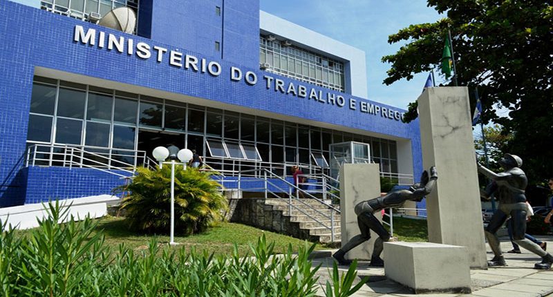 Presidente Temer avalia tirar Ministério do Trabalho do PTB