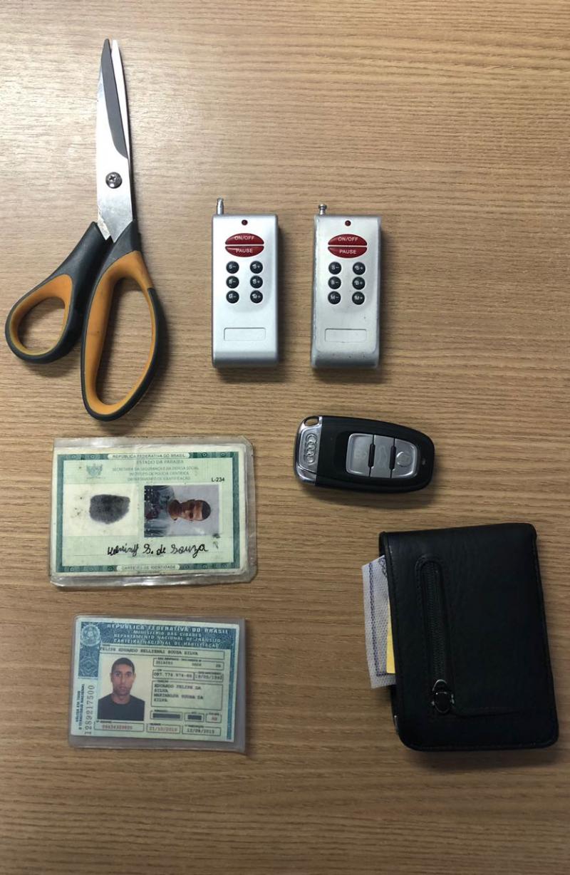 Polícia prende no shopping Mangabeira dupla com ‘chapolin’ usado para desbloquear alarme de carro