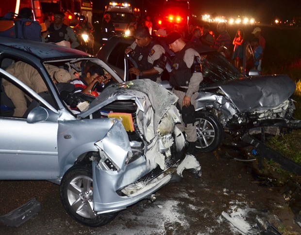 Colisão entre dois veículos na rodovia que liga Catingueira e Santa Terezinha deixa saldo de ao menos 5 mortos ; carros ficam em chamas