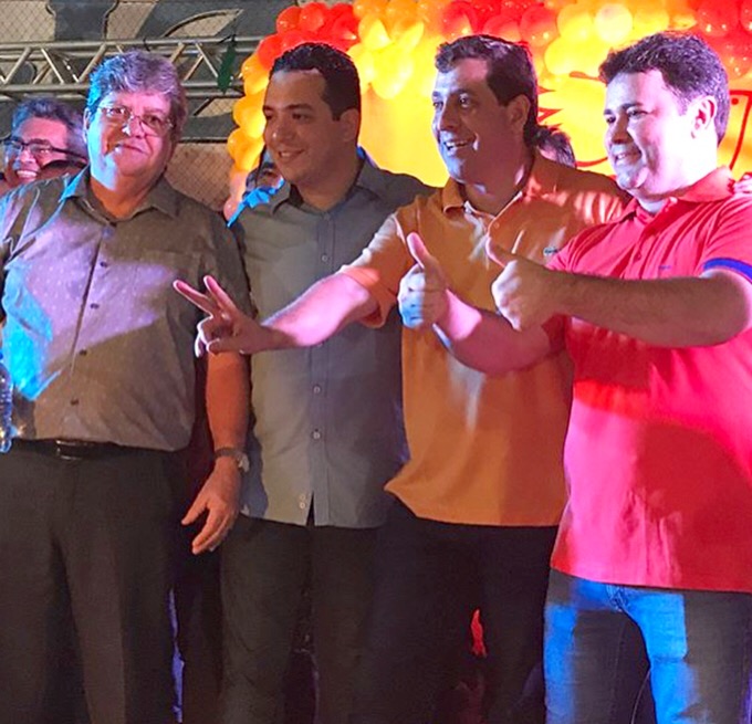 Gervásio Maia participa de encontro em Bayeux e destaca importância da continuidade do projeto socialista