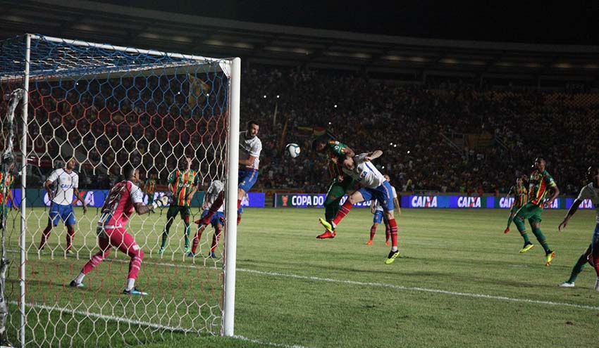Sampaio Corrêa derrota o Bahia e larga na frente pela decisão da Copa do Nordeste