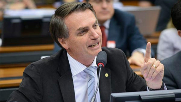 Presidenciável Jair Bolsonaro cresce seis pontos entre as mulheres, diz Ibope