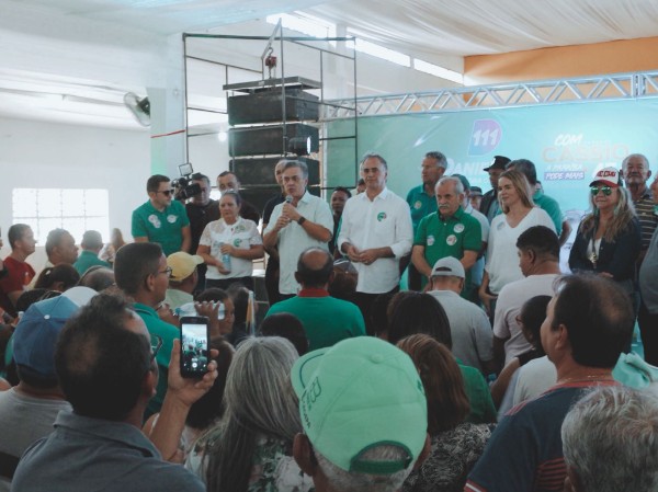 Candidato à reeleição senador Cássio diz que geração de emprego é prioridade absoluta