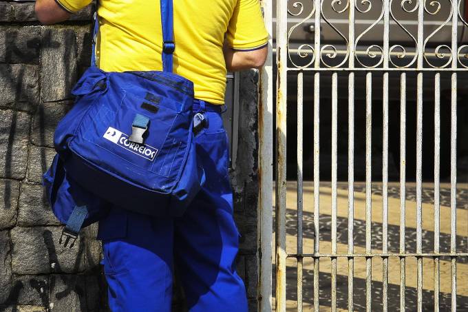 PARALISAÇÃO: Funcionários dos Correios aprovam estado de greve até dia 14