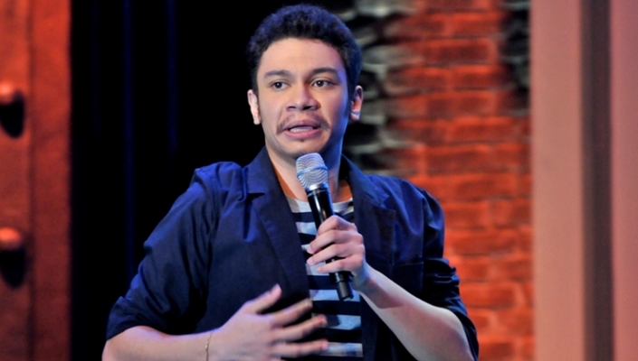 GAY: Humorista do 'Pânico' revela ao vivo que é homossexual