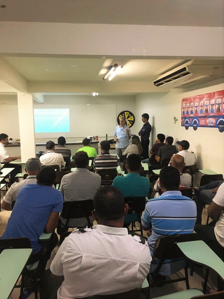 TREINAMENTO: Funcionários da empresa Unitrans são orientados sobre biometria facial e como utilizar corretamente sistema de embreagem
