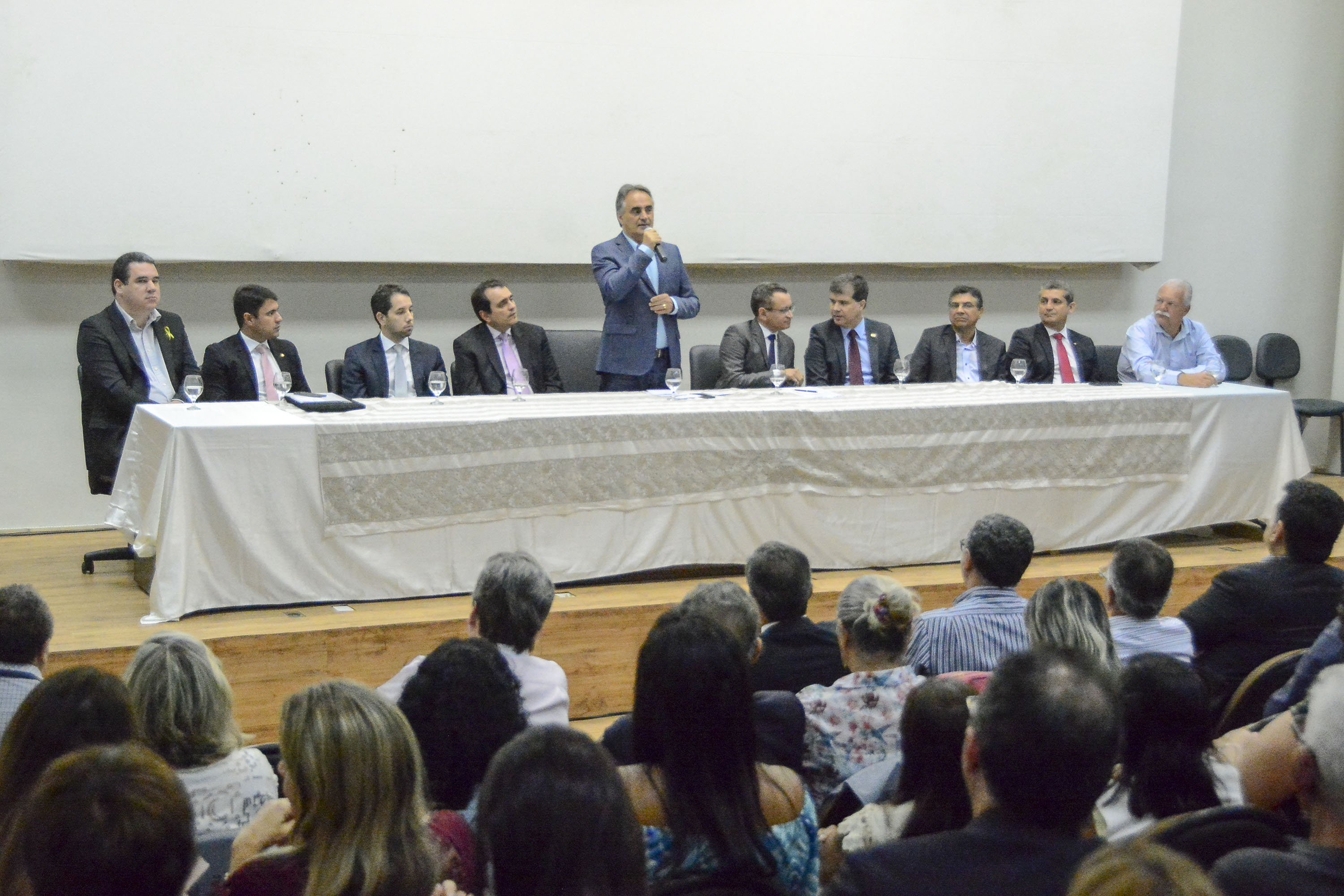 CONCURSADOS: Prefeito Cartaxo entrega portarias aos 20 primeiros servidores de carreira da CGM
