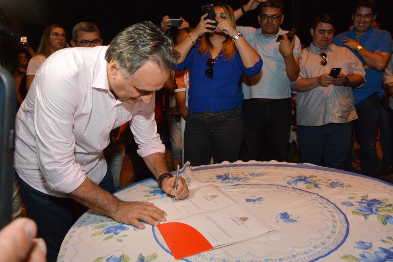 Prefeito Luciano atende pleito de vereadores e assina início da licitação para construção do Terminal do Valentina