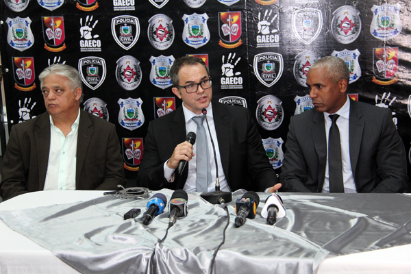 Celulares vendidos por Agentes Penitenciários a presos do PB1 podiam custar até R$ 50 mil, revela Secretário da Administração Penitenciária