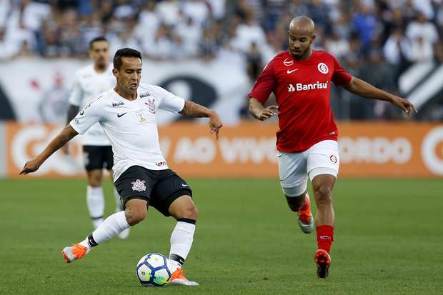 Com gol impedido do Inter, Corinthians sofre empate na Arena