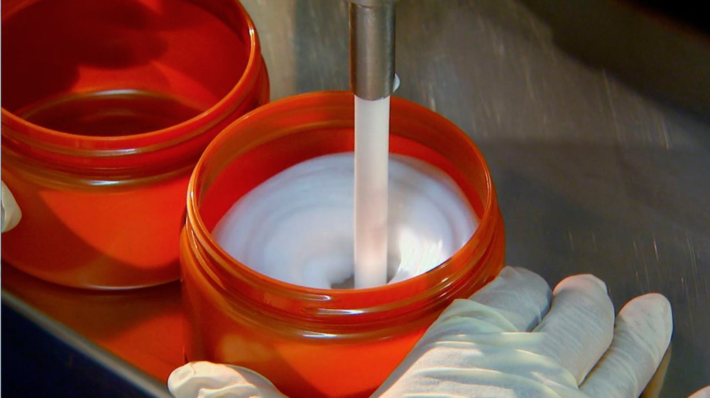 MUITO CUIDADO: Substâncias proibidas na Europa e nos EUA  usadas pela indústria de cosméticos no Brasil