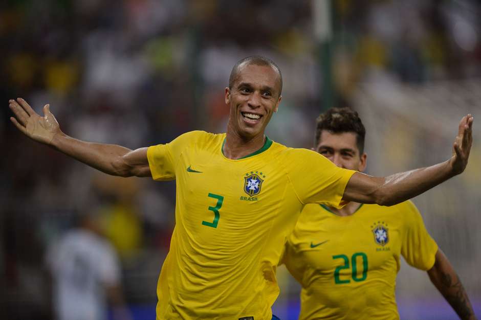 Com gol aos 47 do 2º tempo, Brasil derrota Argentina em jogo na Arábia
