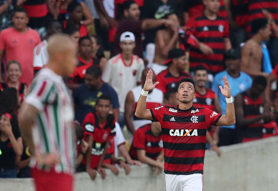 CLÁSSICO: Flamengo vence Fluminense, chega a vice liderança e pressiona o Palmeiras na tabela