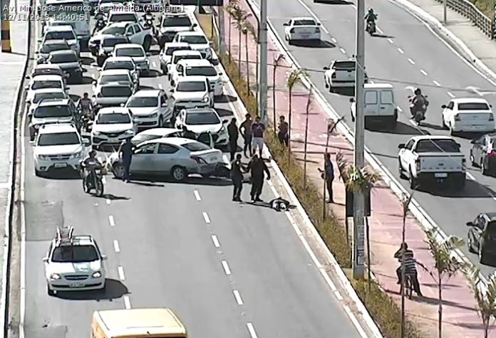 PERSEGUIÇÃO: Homens do Bope prendem na Beira Rio dupla acusada de roubar carro de taxista em Tambauzinho