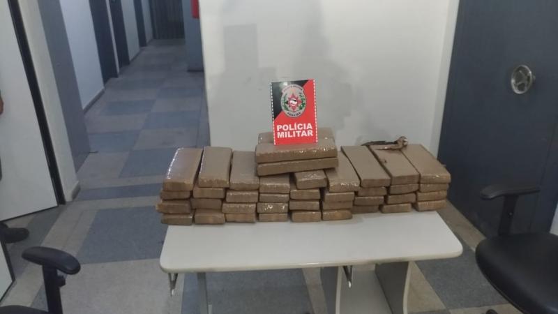 Polícia prende homem com 40 kg de drogas no bairro Rio do Meio em Bayeux