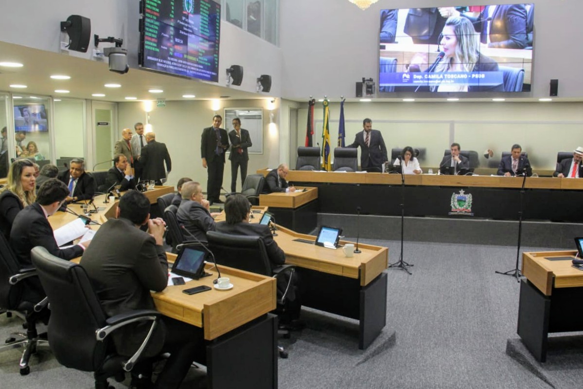 Assembleia aprovam LOA de 11,8 bilhões e deputado entram de recesso de final de ano