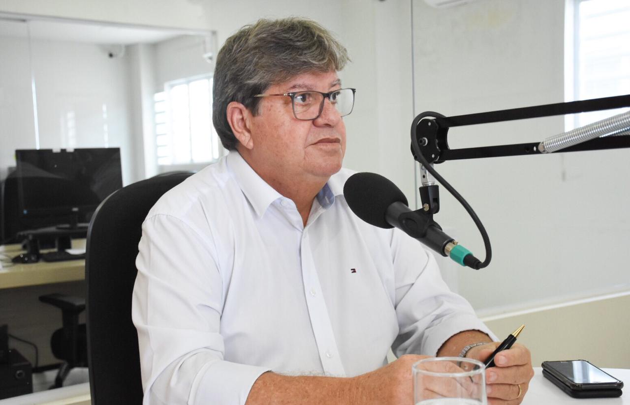 EM ABRIL: Governador João anuncia edital para concurso público com mil vagas na área de educação
