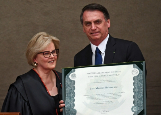 Bolsonaro é diplomado e oficializado pelo TSE presidente eleito do Brasil