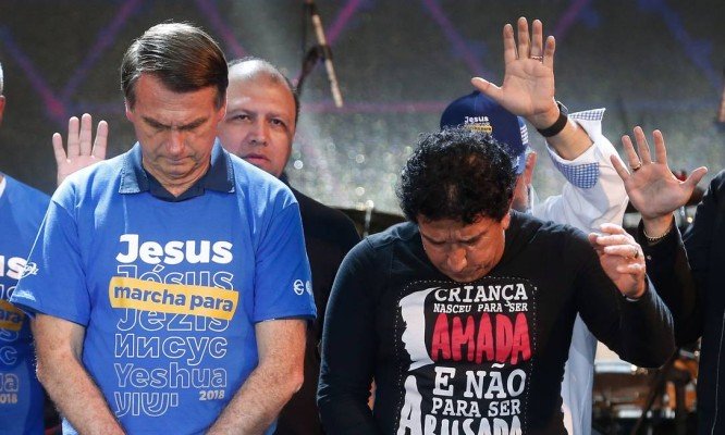 Presidente Bolsonaro deixa 'portas abertas' para Magno Malta no governo, mas sem ministério