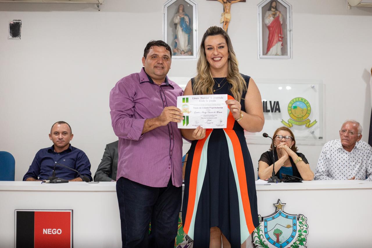 RECONHECIMENTO: Camila Toscano recebe título de cidadã pirpiritubense e destaca trabalho pelo município