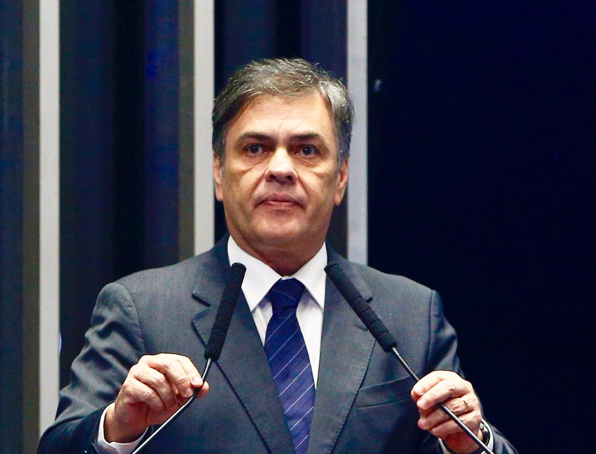 DESPEDIDA: Após 32 anos de mandatos eletivos, Cássio Cunha Lima deixa o Congresso