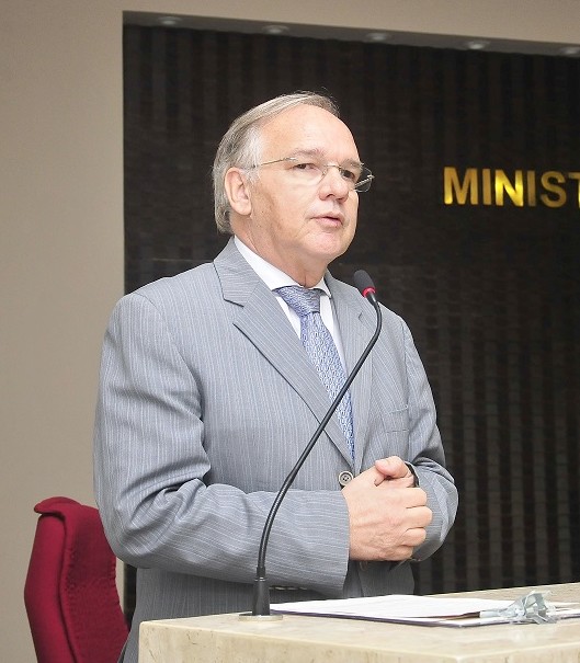 Conselheiro Arnóbio Viana assumirá presidência do TCE a partir do dia 25 deste mês de janeiro