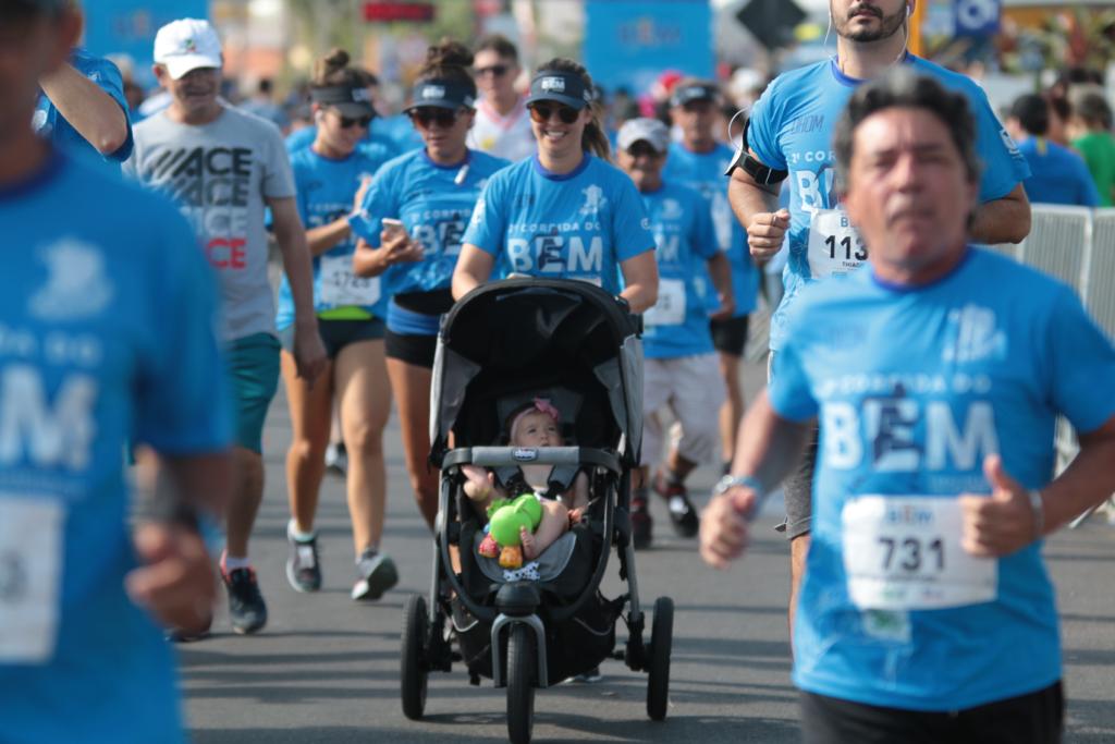 LUTA CONTRA O CÂNCER:  Cerca de 2,5 pessoas participam da Corrida do Bem em João Pessoa