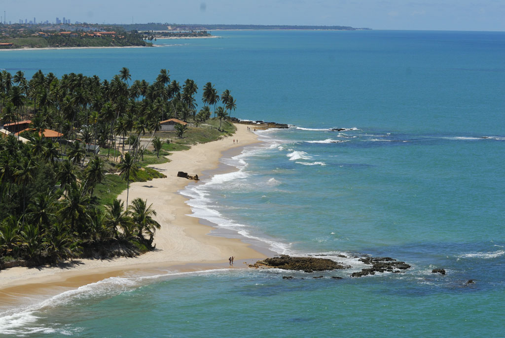 TURISMO: Brasileiros trocam férias no exterior por Rio e lindas praias do Nordeste