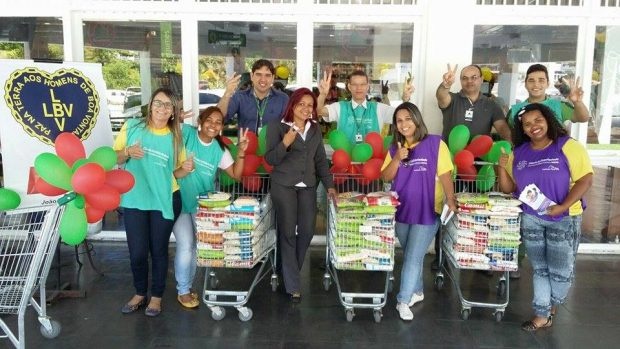 Voluntários da LBV arrecadam alimentos no Dia de Solidariedade em parceria com o Instituto GPA